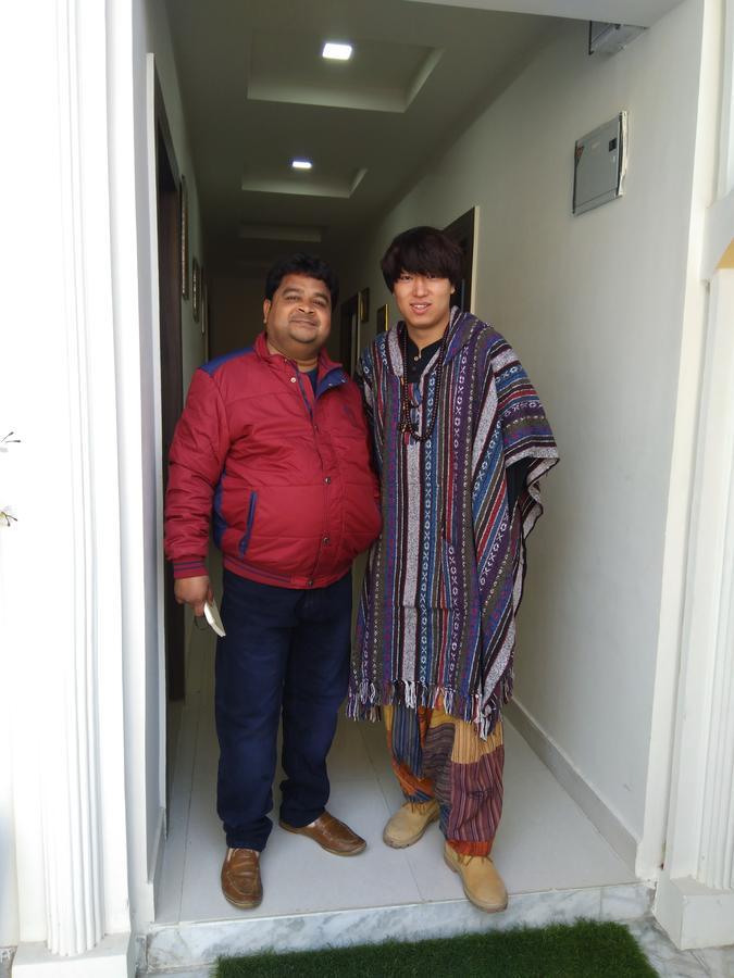 Taj Square A Luxurious Family Homestay อัครา ภายนอก รูปภาพ