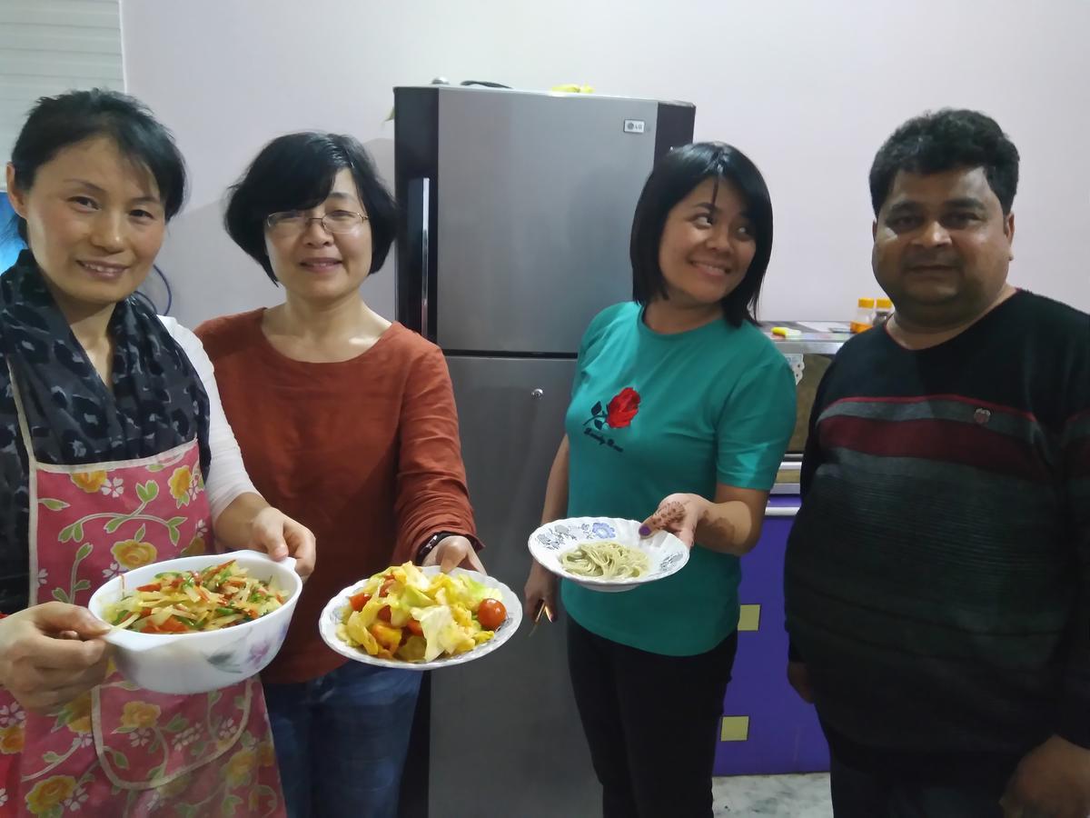 Taj Square A Luxurious Family Homestay อัครา ภายนอก รูปภาพ